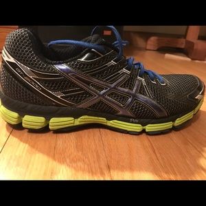 Asics Men’s GT-2000 4s. Size 11.5 M  US